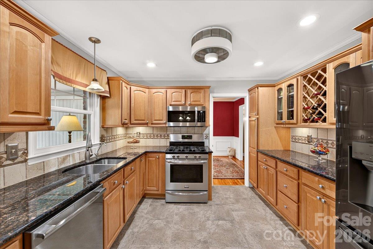 Single Family Residence at 6532 Tall Oaks Trail, Charlotte, photo 18 of 44