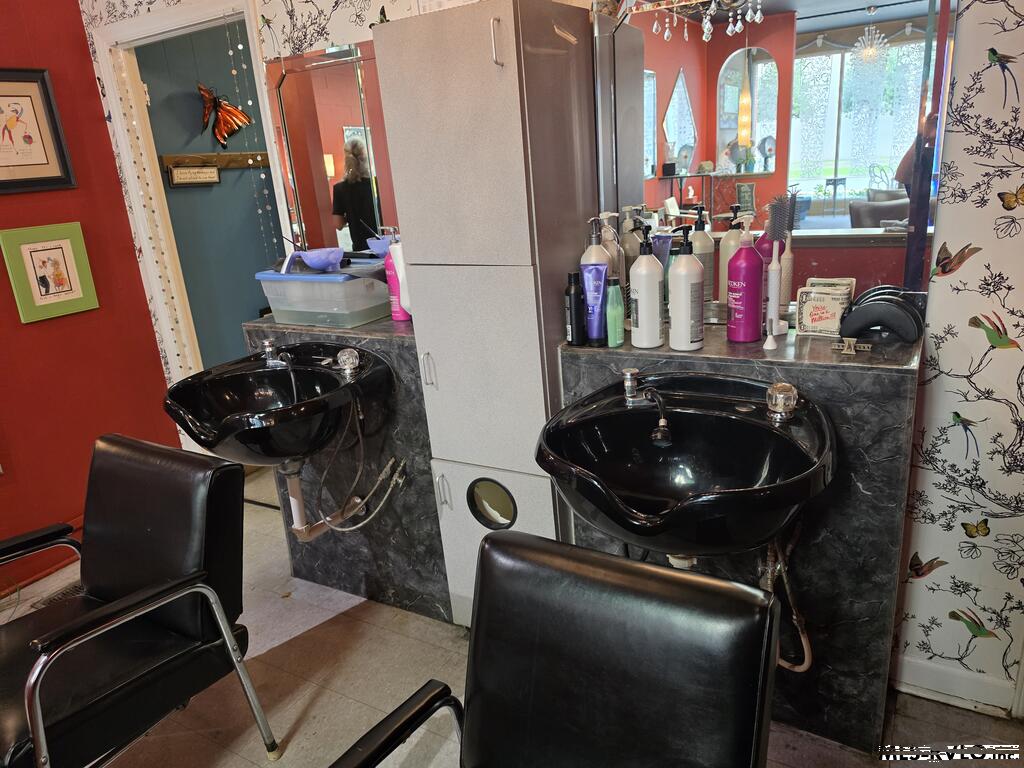 Commercial at 16 East 10th St, Roanoke Rapids NC 27870, photo 3 of 7