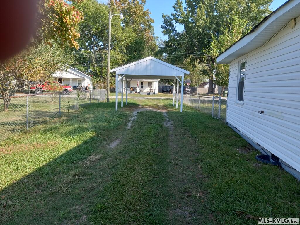 Residential/Vacation at 1020 W 8th St, Roanoke Rapids NC 27870, photo 3 of 8