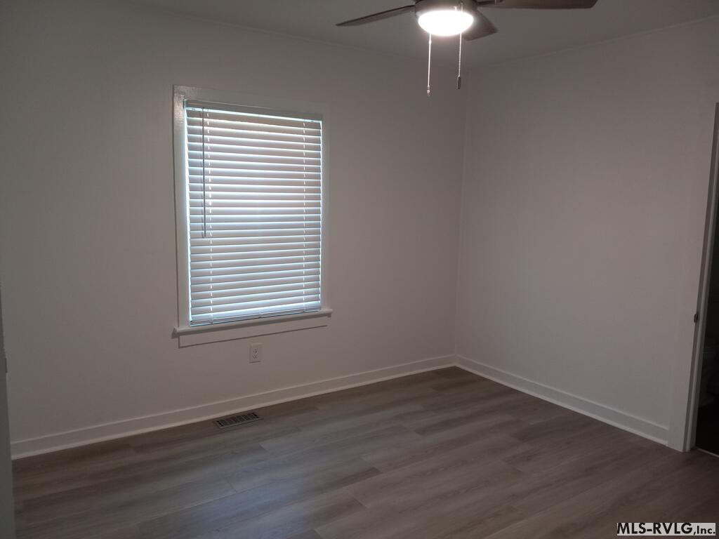 Residential/Vacation at 1020 W 8th St, Roanoke Rapids NC 27870, photo 4 of 8
