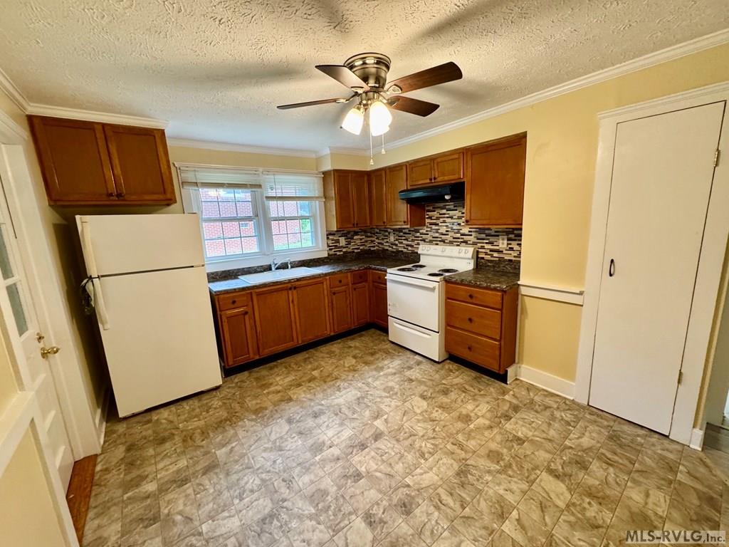 284- Kitchen - 284 Evergreen Road, Clarksville VA 23927
