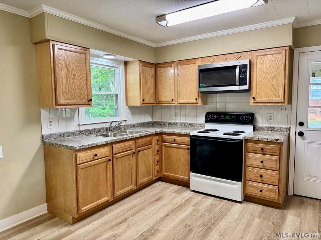 268- Kitchen - 284 Evergreen Road, Clarksville VA 23927