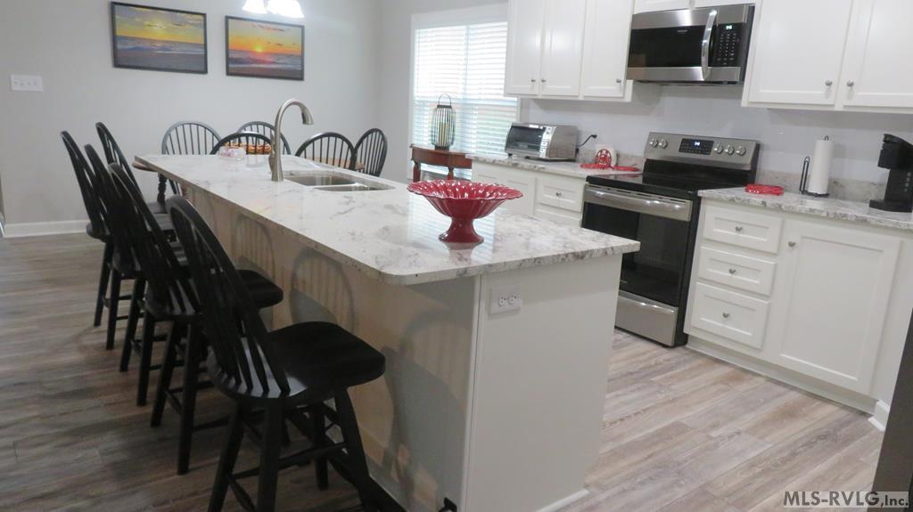 Townhouse/Condo at 107 Savannah Circle, Roanoke Rapids NC 27870, photo 12 of 41