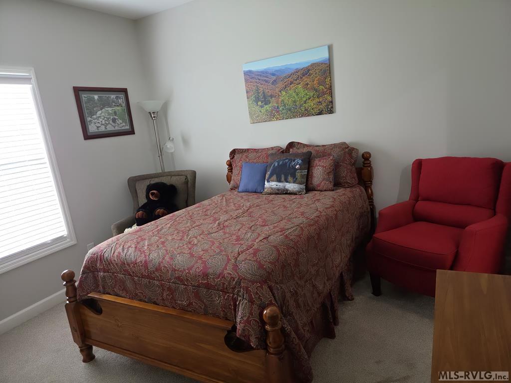 Townhouse/Condo at 107 Savannah Circle, Roanoke Rapids NC 27870, photo 21 of 41