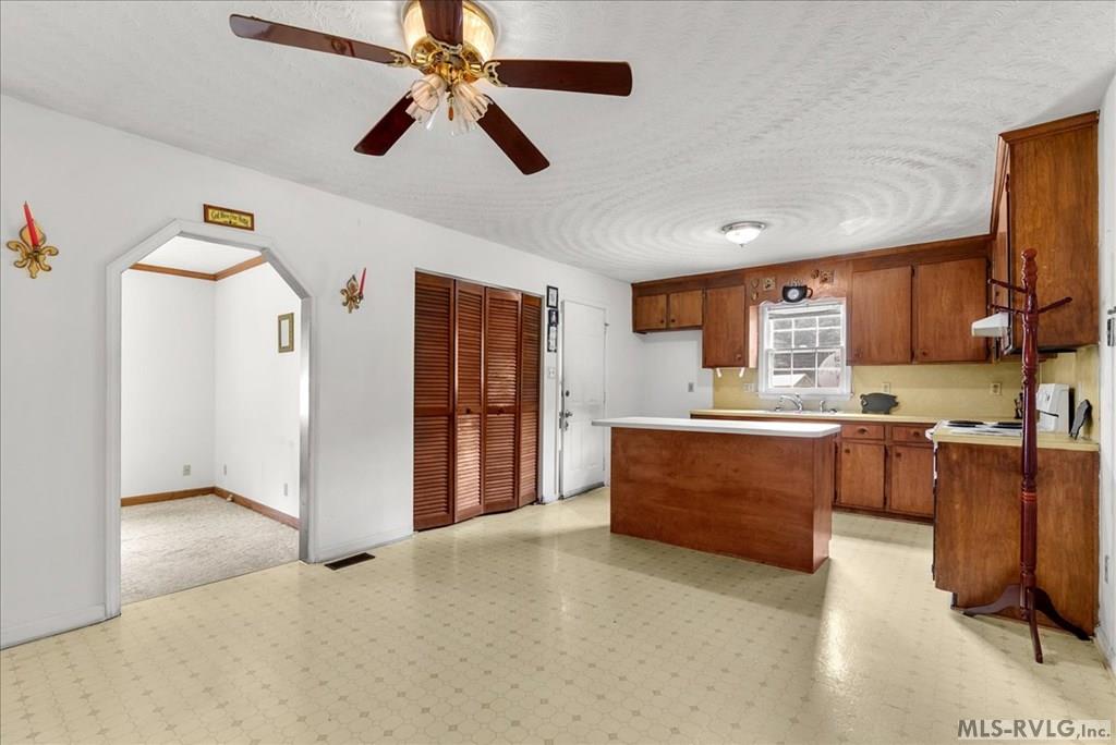 Residential/Vacation at 311 Farley Circle, Roanoke Rapids NC 27870, photo 12 of 27