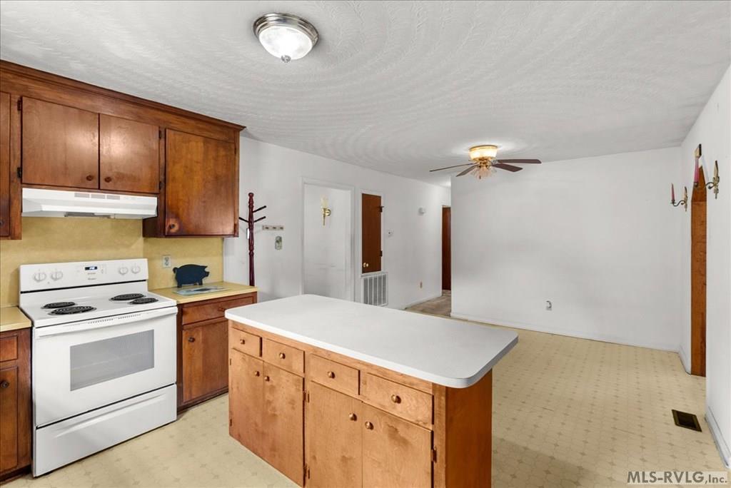 Residential/Vacation at 311 Farley Circle, Roanoke Rapids NC 27870, photo 17 of 27