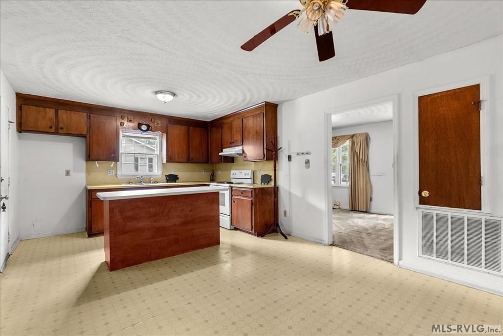 Residential/Vacation at 311 Farley Circle, Roanoke Rapids NC 27870, photo 20 of 27