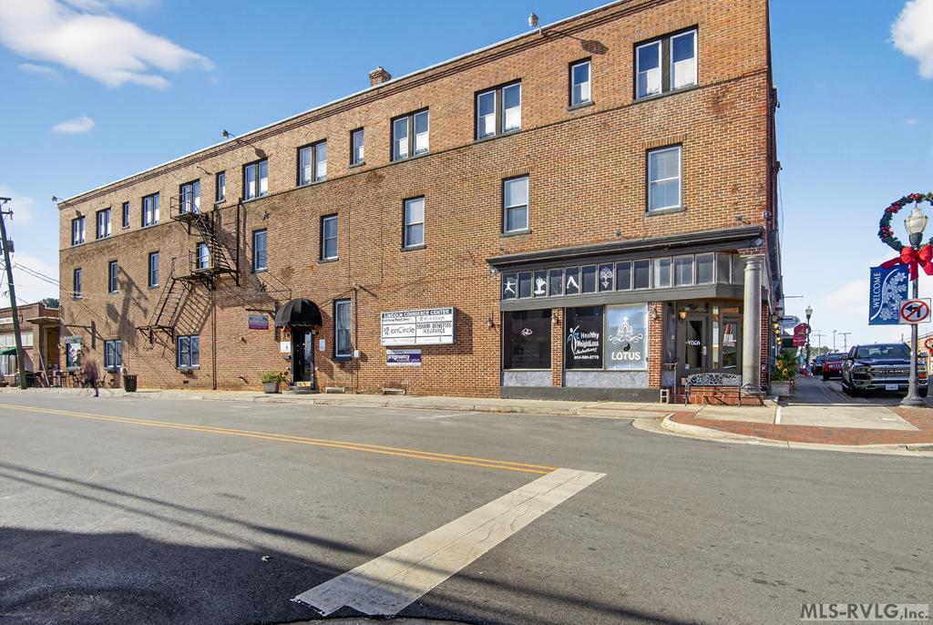 Commercial at 104 South Hill Avenue, South Hill VA 23970, photo 2 of 91
