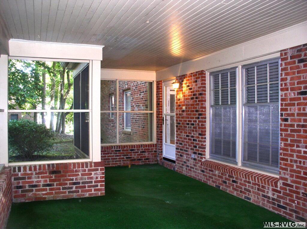 Residential/Vacation at 1818 Brookrun Road, Henderson NC 27536, photo 10 of 47