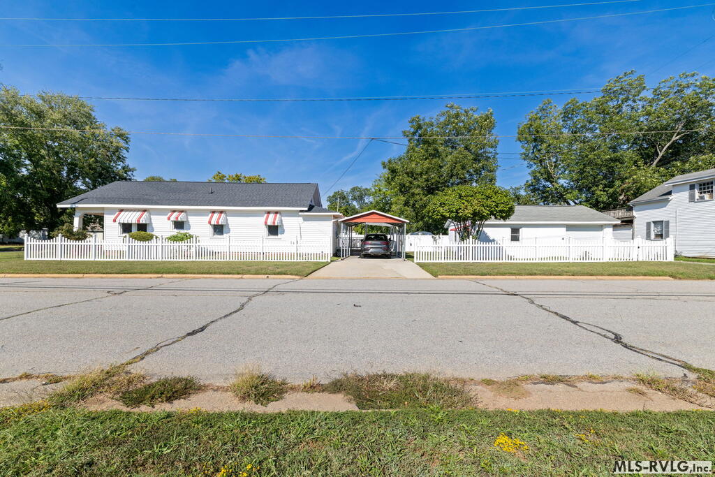 Residential/Vacation at 1220 Washington St, Roanoke Rapids NC 27870, photo 3 of 39