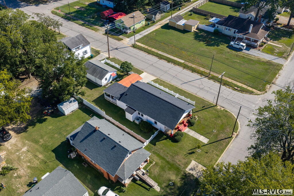 Residential/Vacation at 1220 Washington St, Roanoke Rapids NC 27870, photo 4 of 39