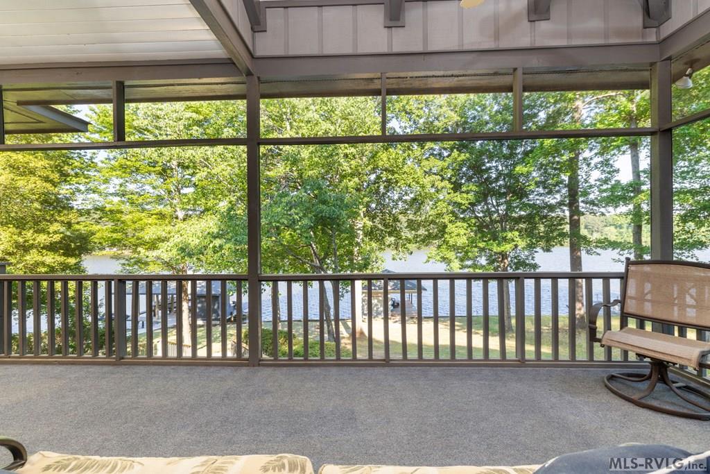 Screened Porch off Primary BR - 999 Hawthorne Dr, Bracey VA 23919