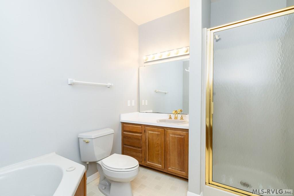 Bathroom 1 - 999 Hawthorne Dr, Bracey VA 23919