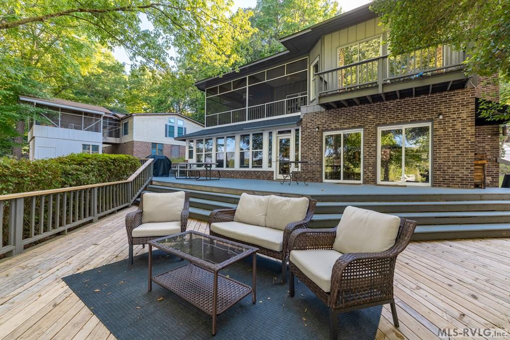 Deck - 999 Hawthorne Dr, Bracey VA 23919