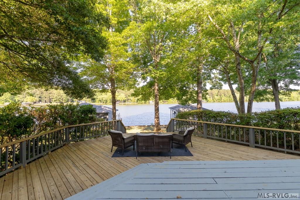 Deck - 999 Hawthorne Dr, Bracey VA 23919