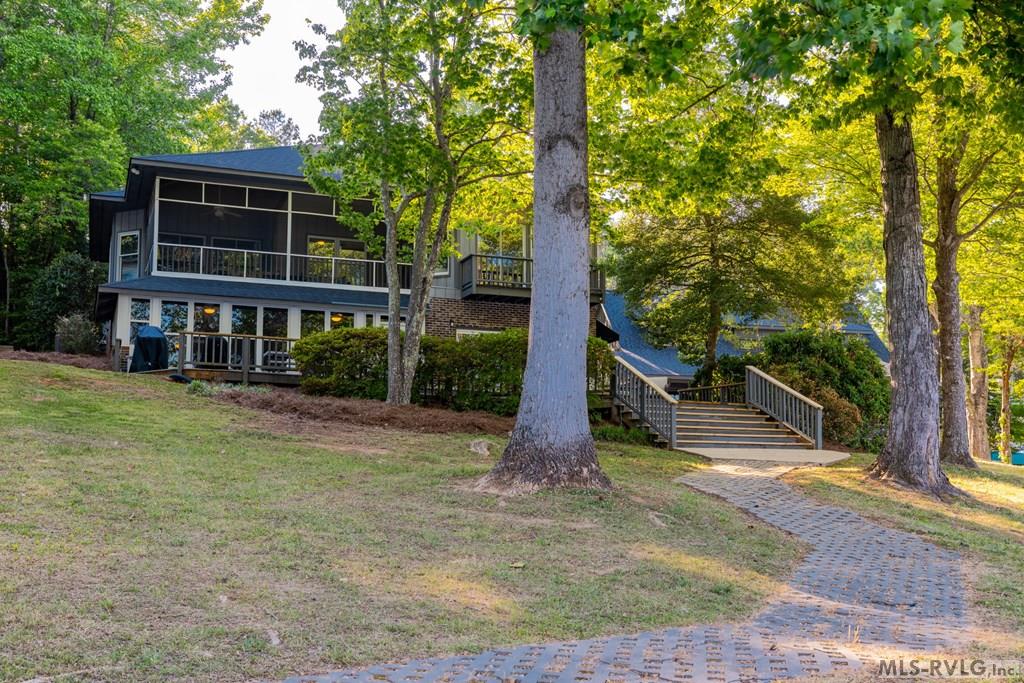 Easy walk to Dock - 999 Hawthorne Dr, Bracey VA 23919