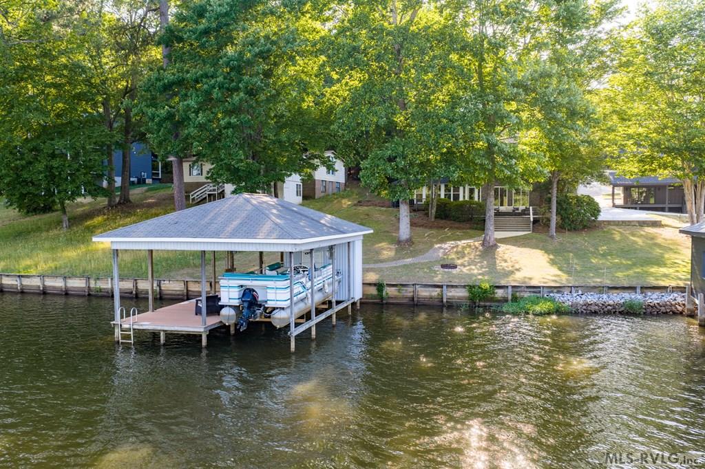 Great Waterfront Living - 999 Hawthorne Dr, Bracey VA 23919