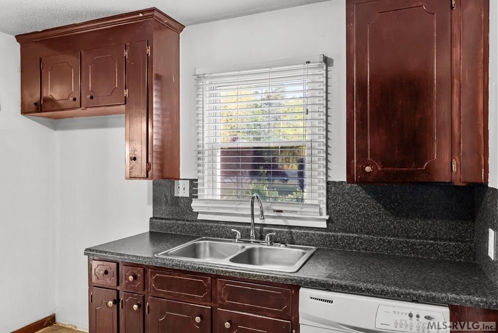 Residential/Vacation at 1118 Mapleton Street, Roanoke Rapids NC 27870, photo 16 of 43