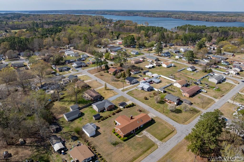 Residential/Vacation at 515 Oakwood Avenue, Roanoke Rapids NC 27870, photo 2 of 46