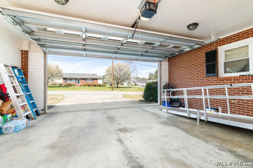 Residential/Vacation at 515 Oakwood Avenue, Roanoke Rapids NC 27870, photo 22 of 46