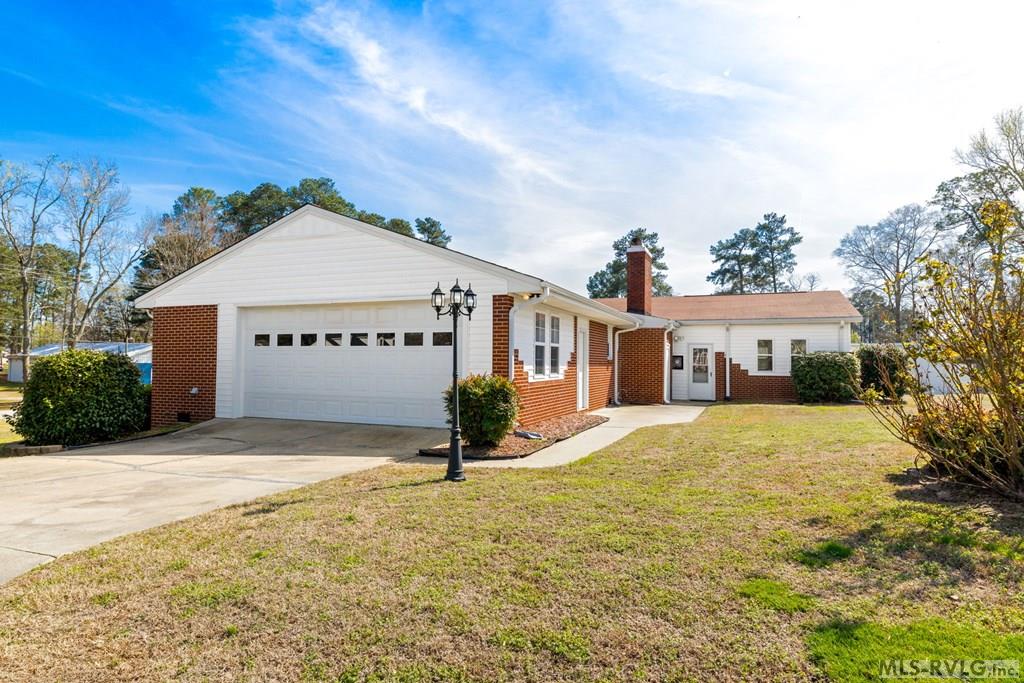 Residential/Vacation at 515 Oakwood Avenue, Roanoke Rapids NC 27870, photo 4 of 46