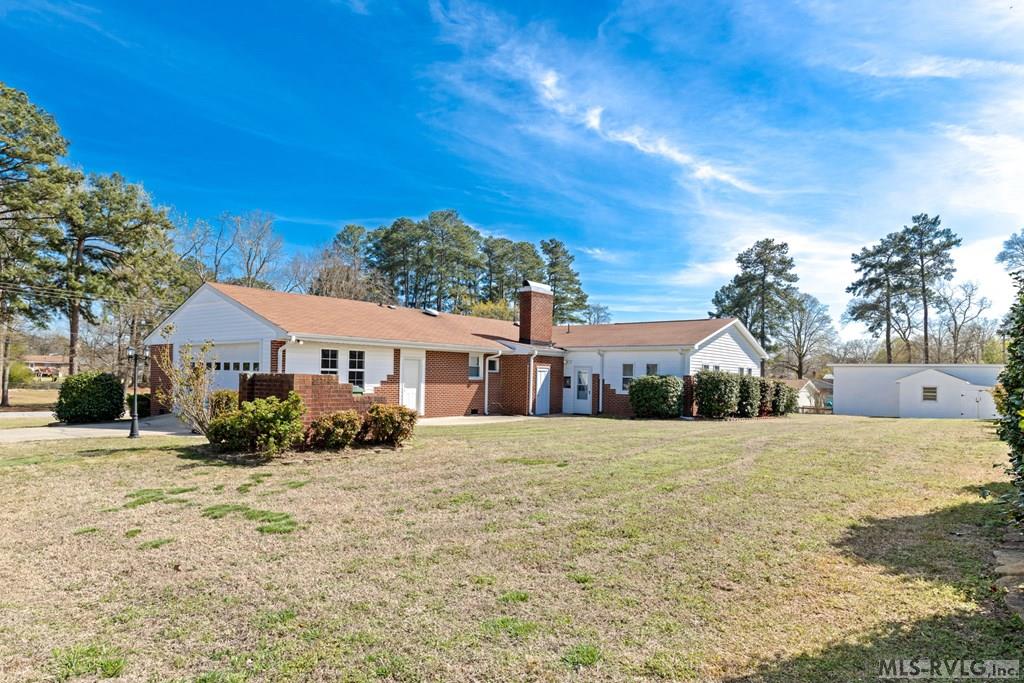 Residential/Vacation at 515 Oakwood Avenue, Roanoke Rapids NC 27870, photo 5 of 46