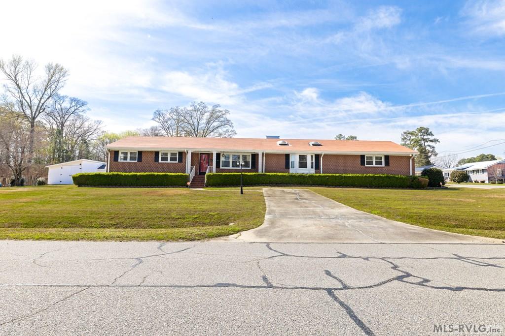 Residential/Vacation at 515 Oakwood Avenue, Roanoke Rapids NC 27870, photo 6 of 46