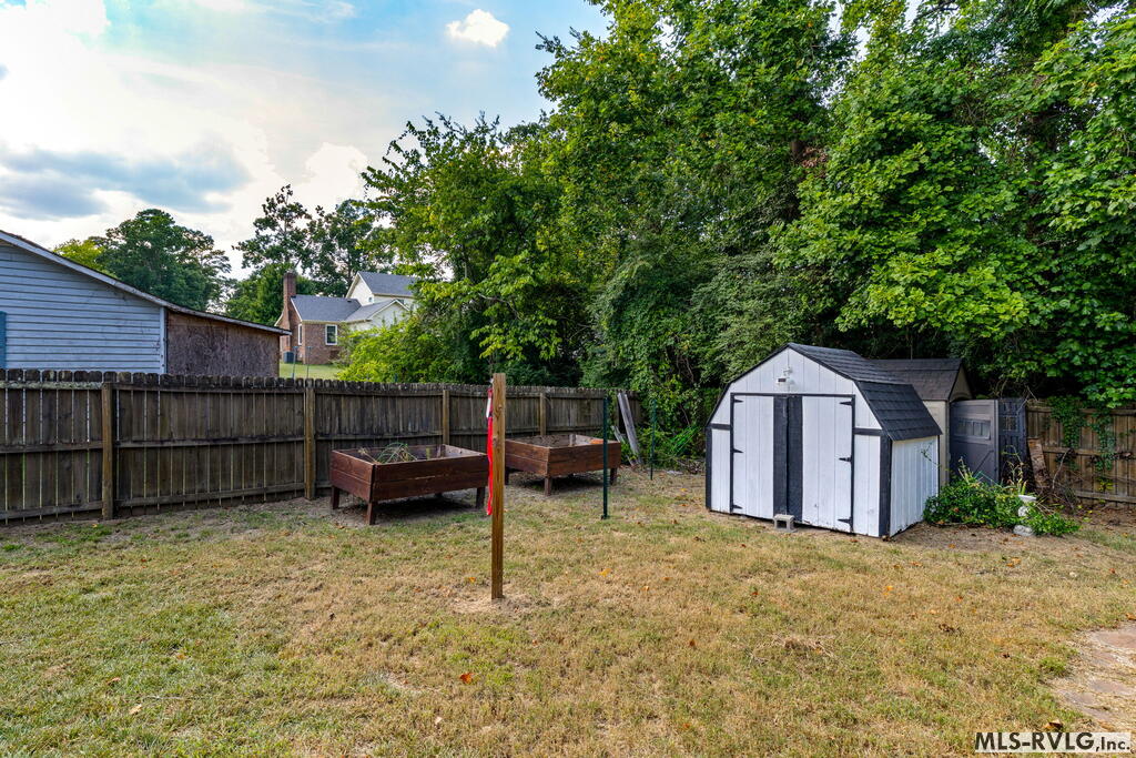 Residential/Vacation at 239 Hunting Ridge Road, Roanoke Rapids NC 27870, photo 12 of 36