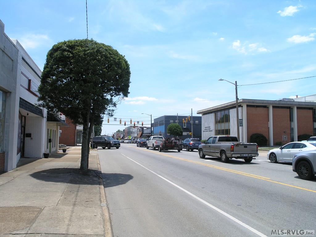 Commercial at 923 Roanoke Avenue, Roanoke Rapids NC 27870, photo 11 of 26