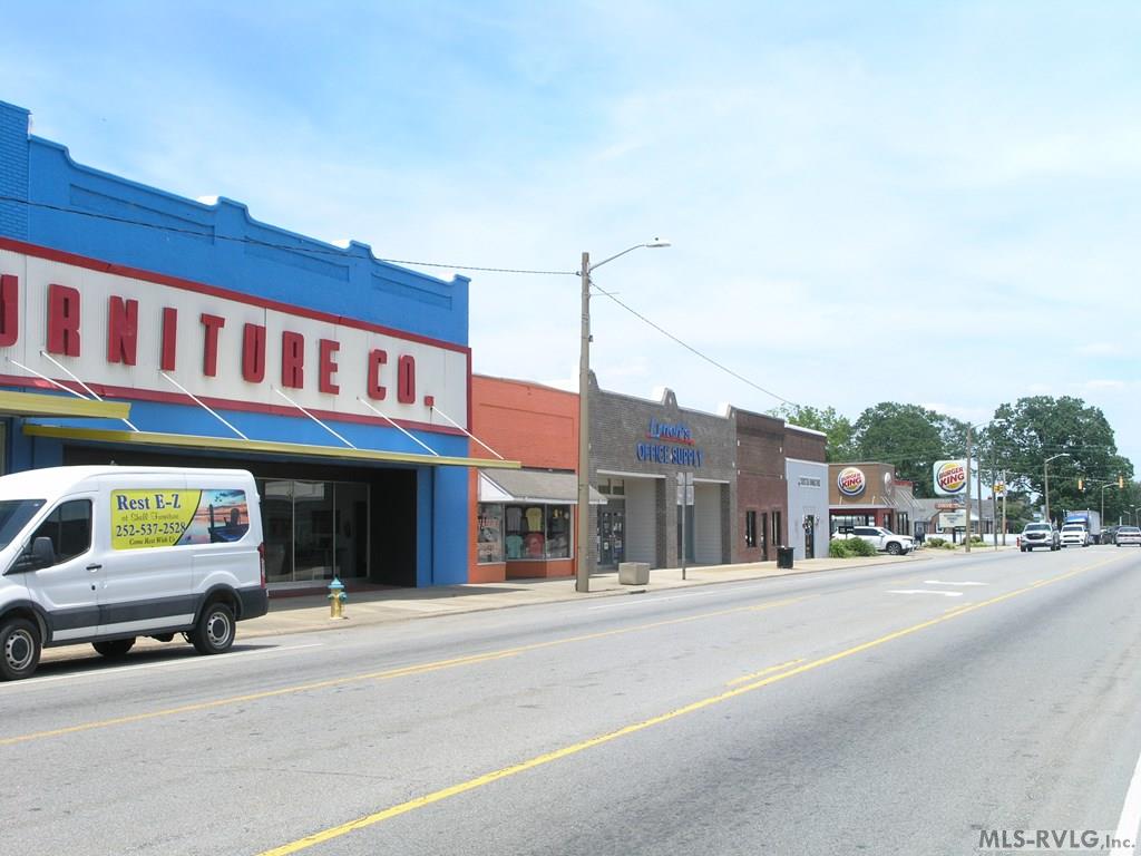 Commercial at 923 Roanoke Avenue, Roanoke Rapids NC 27870, photo 12 of 26