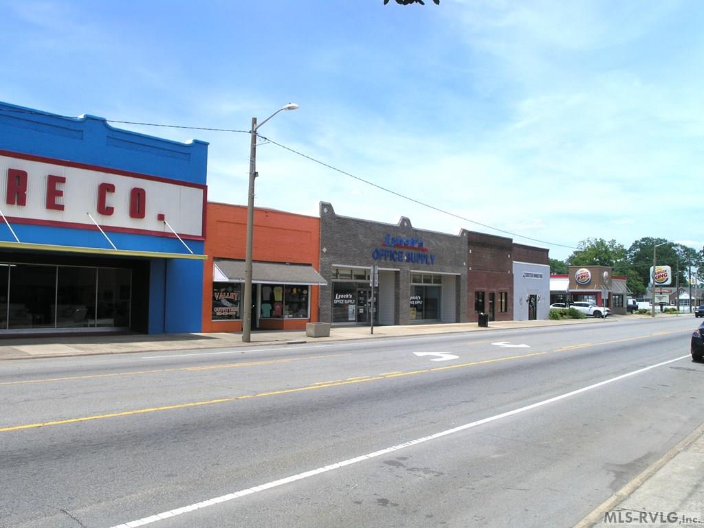 Commercial at 923 Roanoke Avenue, Roanoke Rapids NC 27870, photo 9 of 26