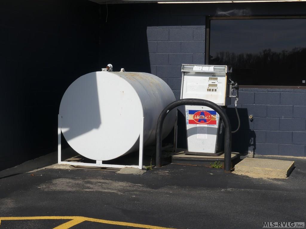 Kerosend pump and tank - 1250 Gaston Road, Skippers VA 23879