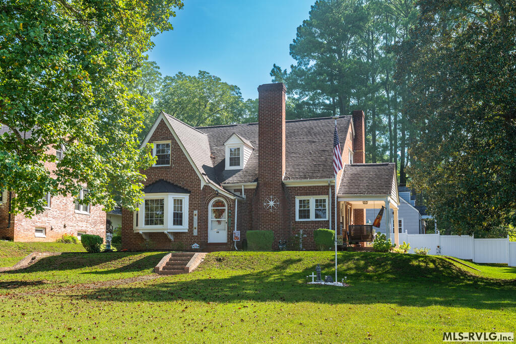 Residential/Vacation at 406 S Main St, Lawrenceville VA 23868, photo 3 of 33