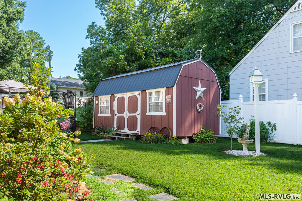 Residential/Vacation at 406 S Main St, Lawrenceville VA 23868, photo 4 of 33