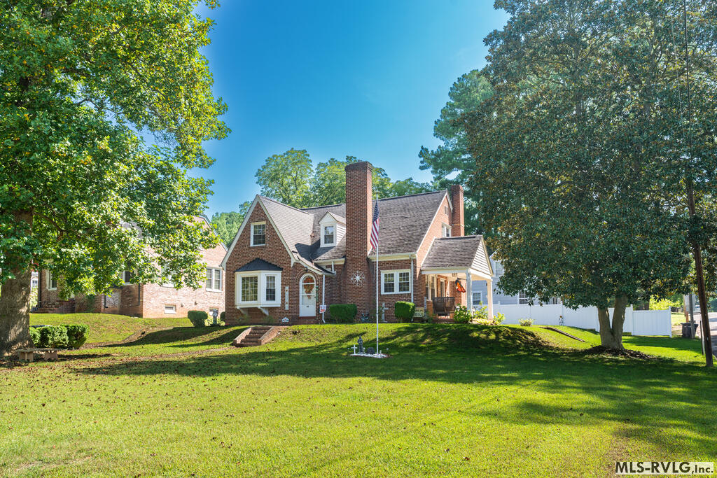 Residential/Vacation at 406 S Main St, Lawrenceville VA 23868, photo 6 of 33