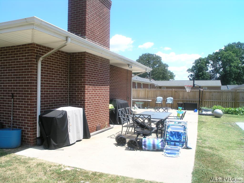Residential/Vacation at 1414 Park Avenue, Roanoke Rapids NC 27870, photo 31 of 33