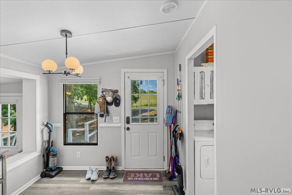 Entry Way adjacent to the kitchen - 960 Poplar Creek Road, Bracey VA 23919