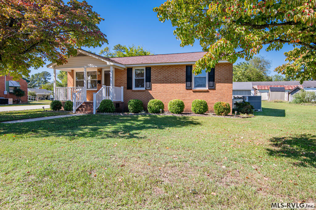 Residential/Vacation at 503 Pinecrest Ave., Roanoke Rapids NC 27870, photo 3 of 53