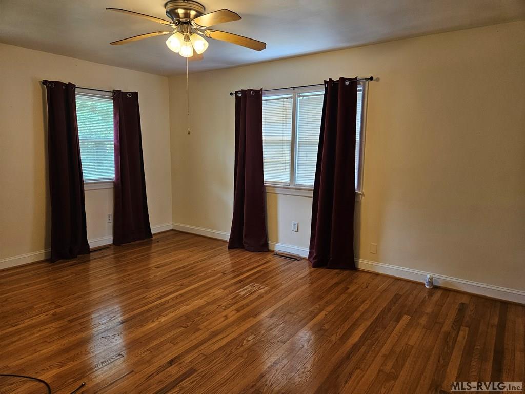 Residential/Vacation at 703 Raleigh St, Roanoke Rapids NC 27870, photo 3 of 22