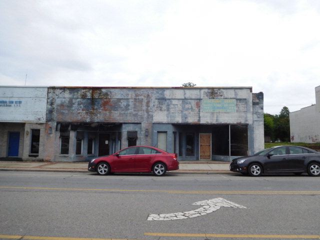 Commercial at 284&286 Roanoke Avenue, Roanoke Rapids NC 27870, photo 2 of 7
