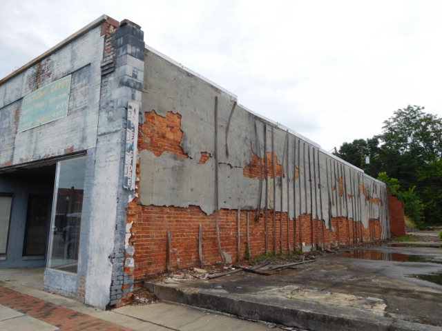 Commercial at 284&286 Roanoke Avenue, Roanoke Rapids NC 27870, photo 3 of 7