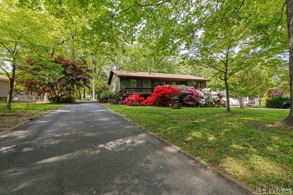 Residential/Vacation at 237 Parkway Drive, Littleton NC 27850, photo 4 of 59