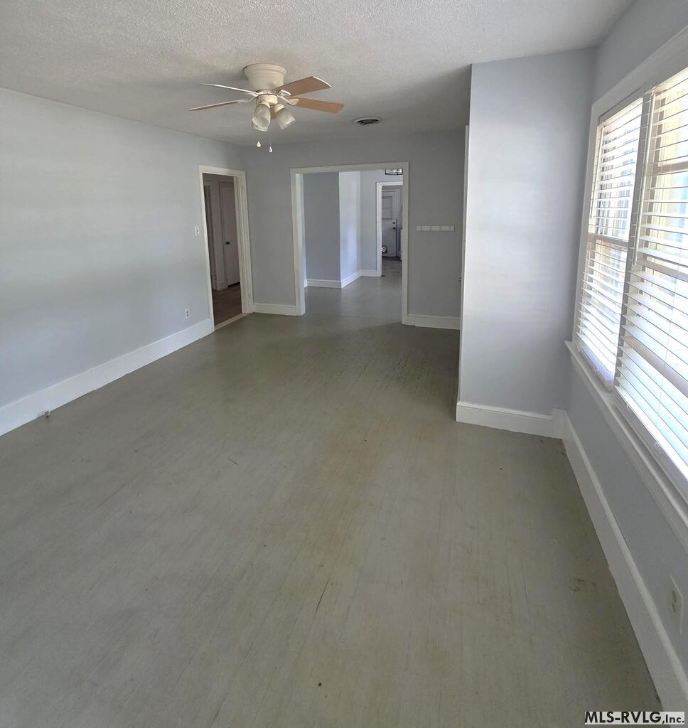 Residential/Vacation at 516 Roanoke Ave, Roanoke Rapids NC 27870, photo 4 of 27