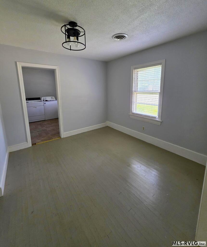 Residential/Vacation at 516 Roanoke Ave, Roanoke Rapids NC 27870, photo 5 of 27