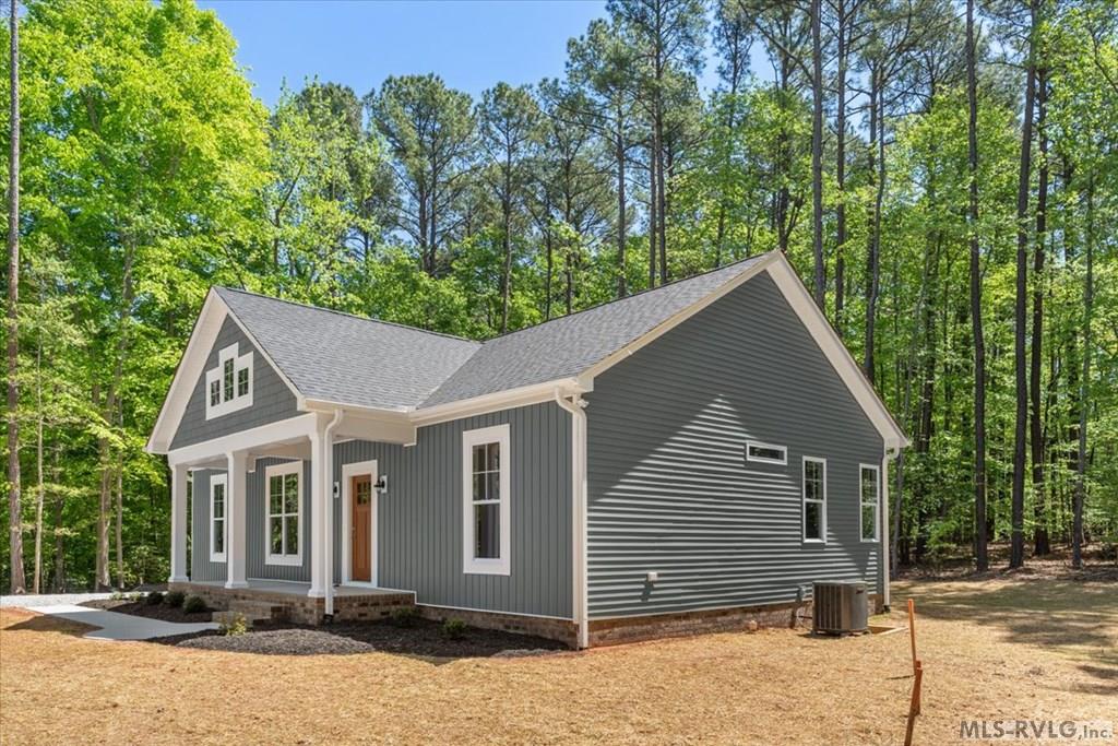 Residential/Vacation at 141 Jamestown Lane, Bracey VA 23919, photo 2 of 44