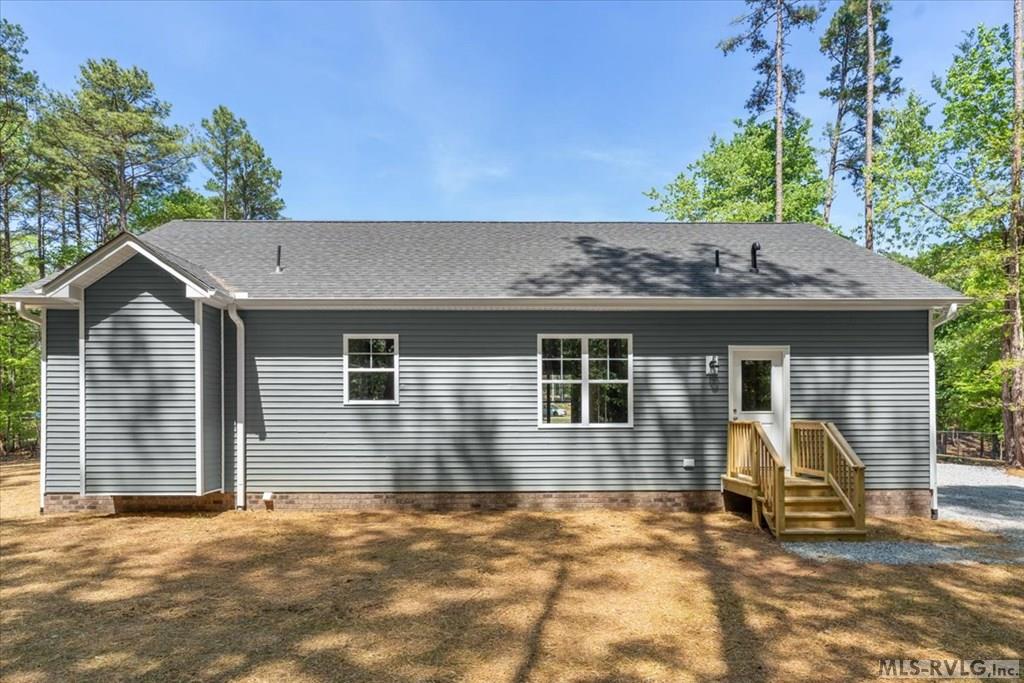 Residential/Vacation at 141 Jamestown Lane, Bracey VA 23919, photo 4 of 44
