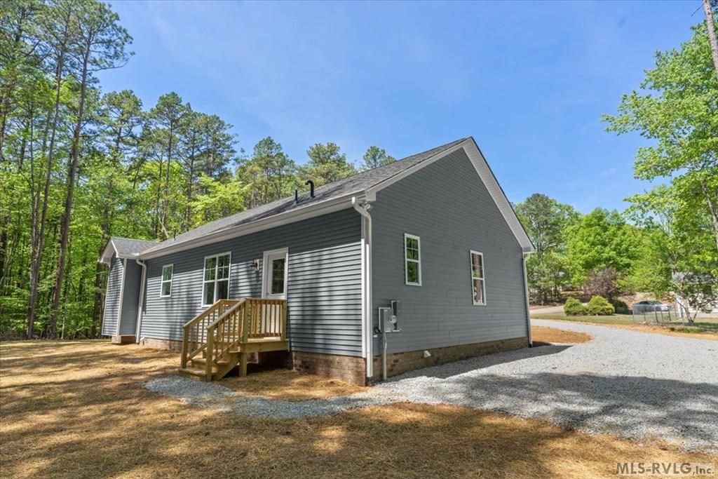 Residential/Vacation at 141 Jamestown Lane, Bracey VA 23919, photo 5 of 44