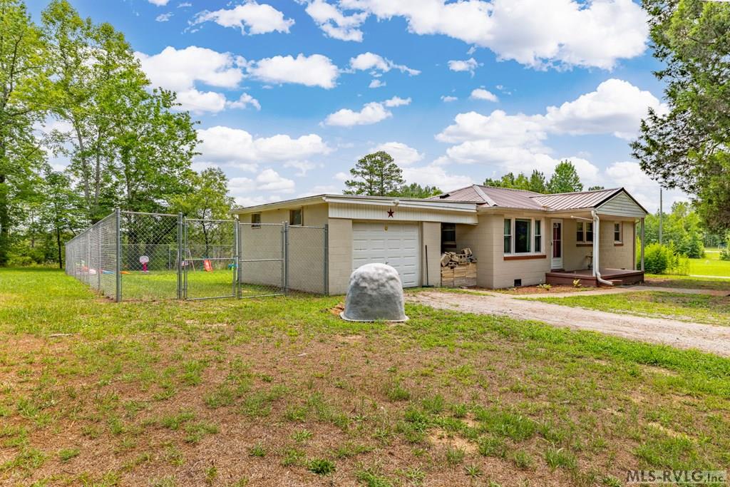 Residential/Vacation at 2738 Greentown Drive, Lawrenceville VA 23868, photo 3 of 28