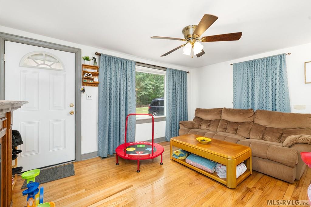 Residential/Vacation at 2738 Greentown Drive, Lawrenceville VA 23868, photo 4 of 28