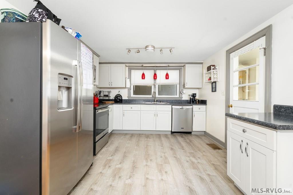 Residential/Vacation at 2738 Greentown Drive, Lawrenceville VA 23868, photo 6 of 28